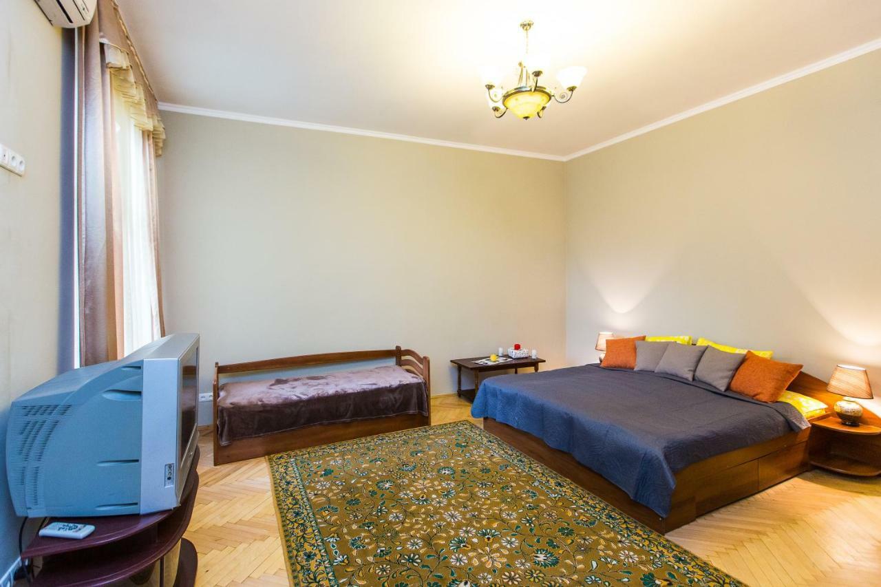 Apartments On Sholom Aleichem Та Ще Варіант Поруч Lviv Kültér fotó
